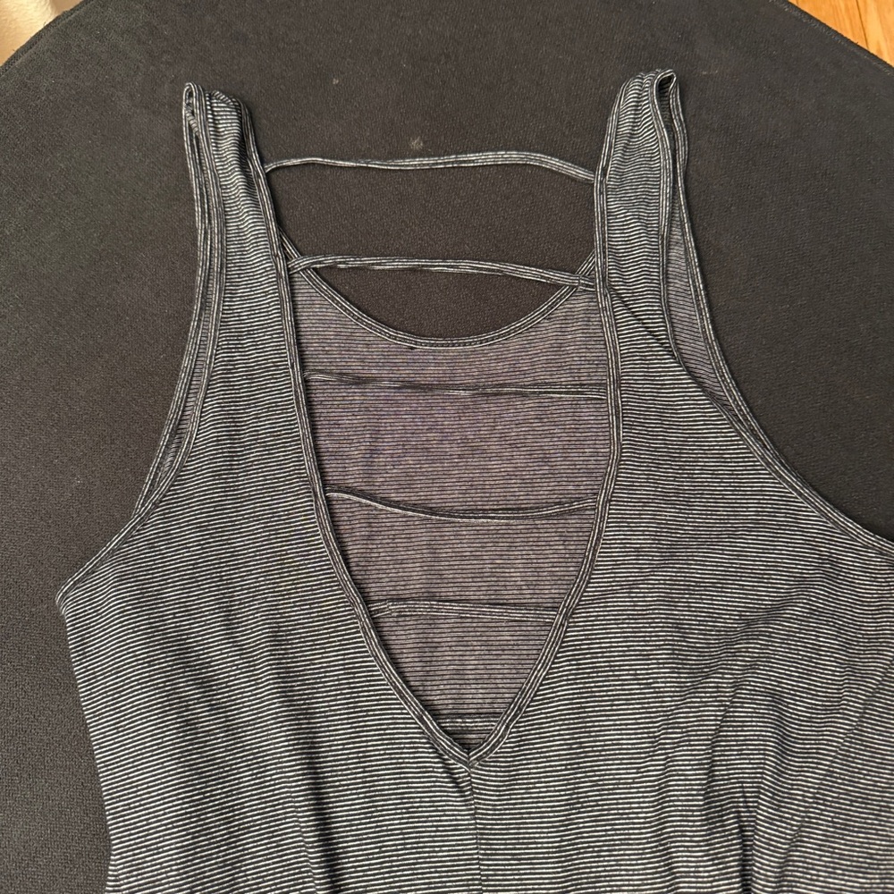 Striped ladder tank